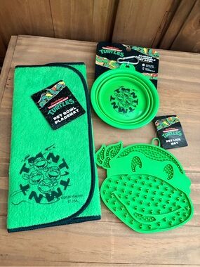 Nickelodeon Teenage Mutant Ninja Turtles Green Silicone Pet Bowl & Lick Mat Set